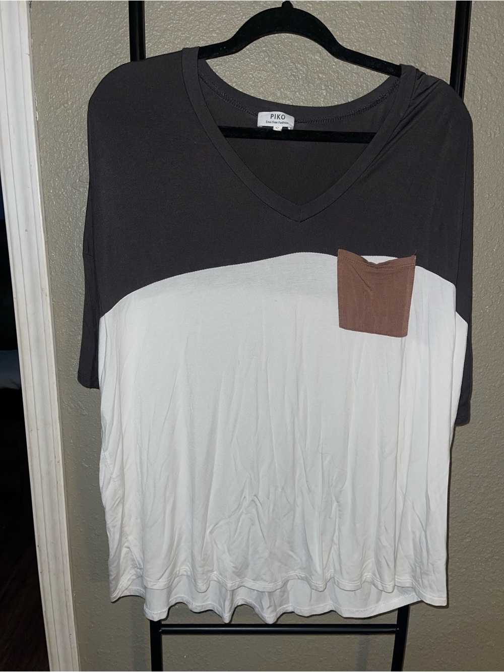 Piko 1988 Colorblock V-Neck in Charcoal, White & Brown Pocket